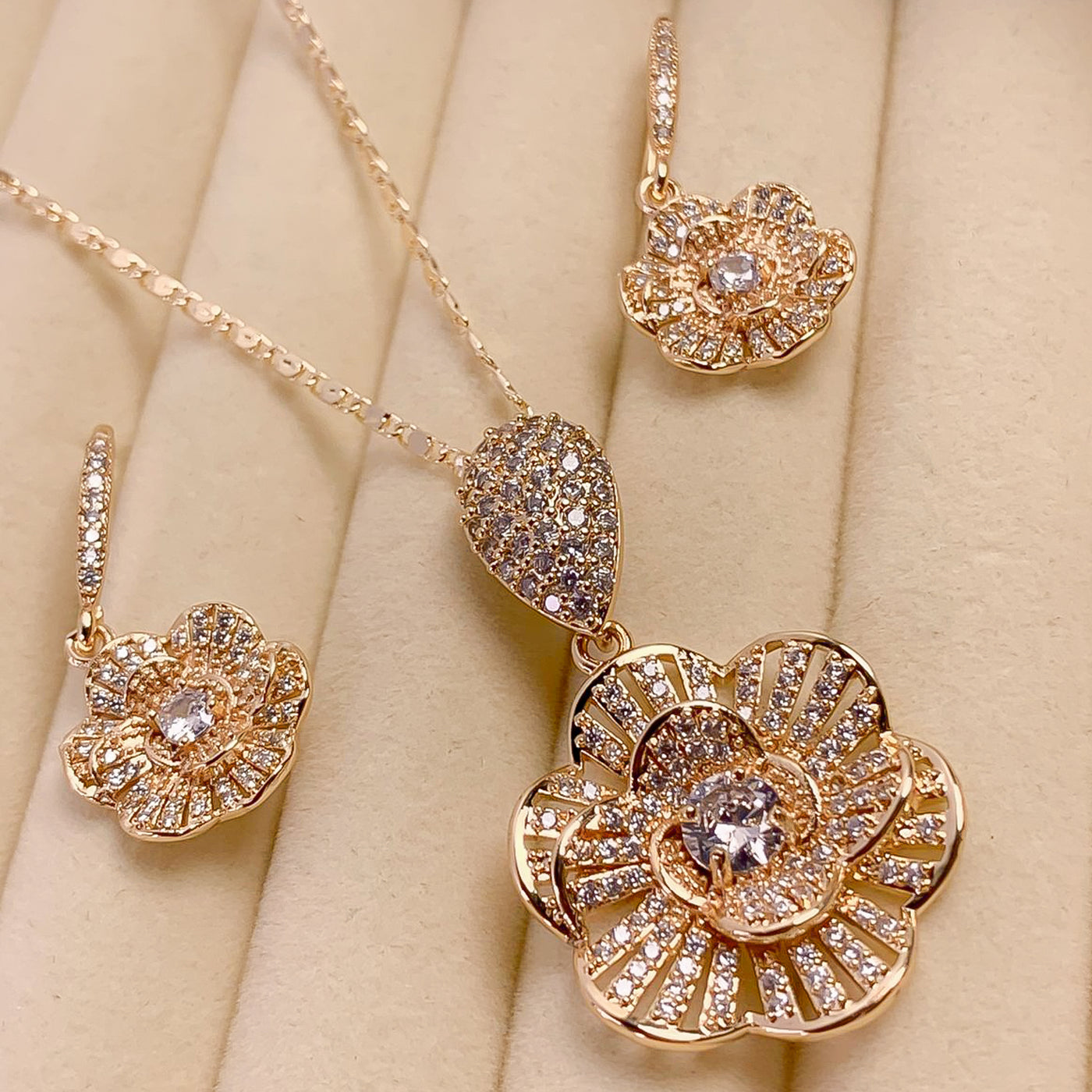 Golden Floral Zircon Jewelry Set